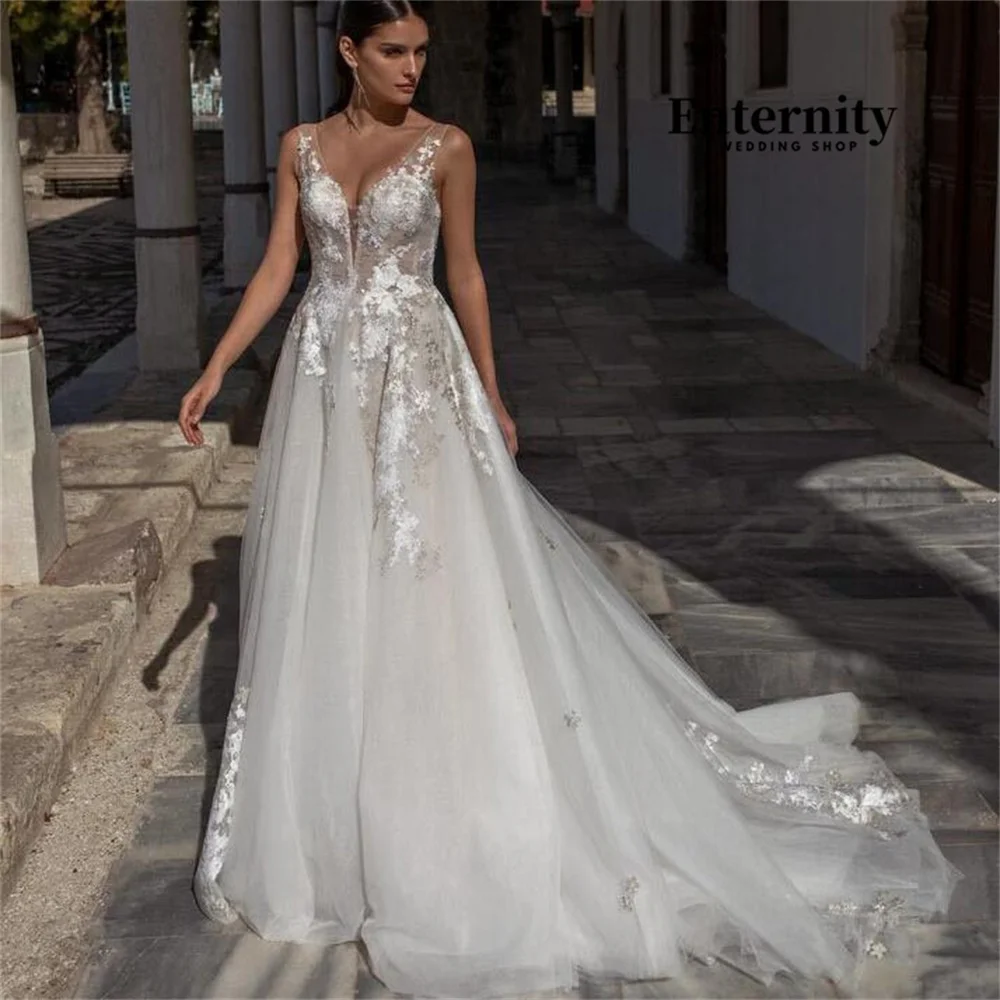 Трапециевидное свадебное платье на молнии с v-образным вырезом очаровательное