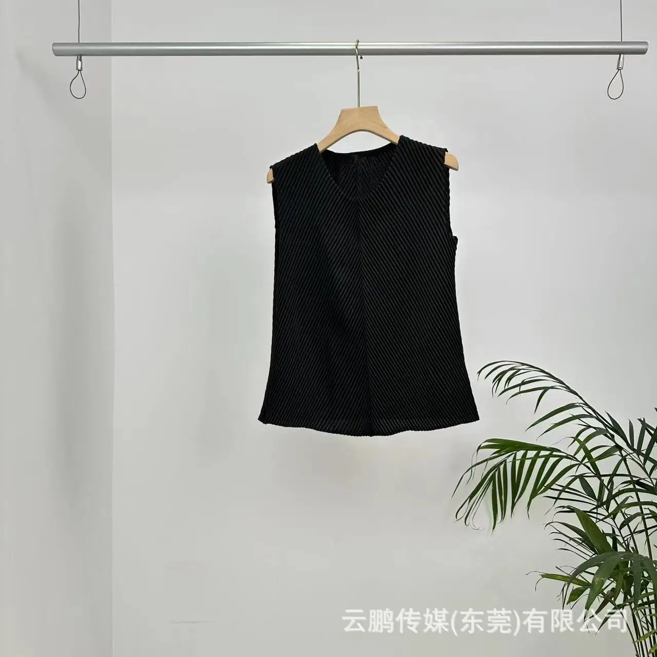 Комплект плиссированных брюк однотонный тонкий эластичный из трех предметов