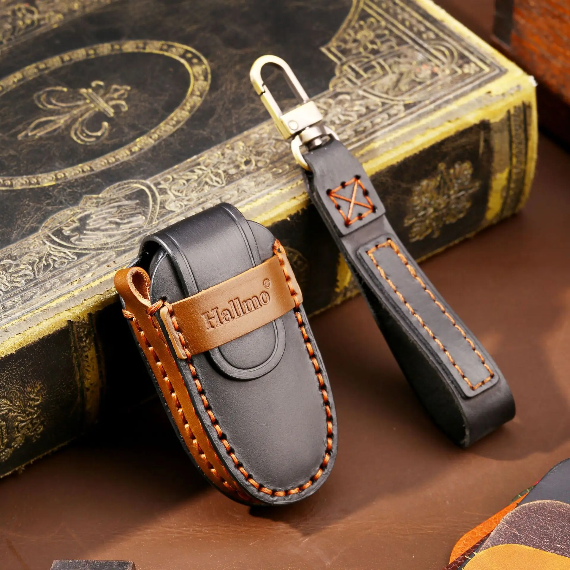 

suitable for High-end car key cover for Tesla car key cover fashion texture leather car key case pure handmade