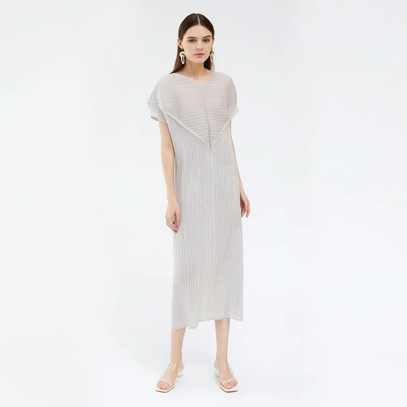 White Dress Summer Women 2022 New Fashion Simple V-Neck Short Sleeves Stretch Miyake Pleated Slimming Thin Dress Midi