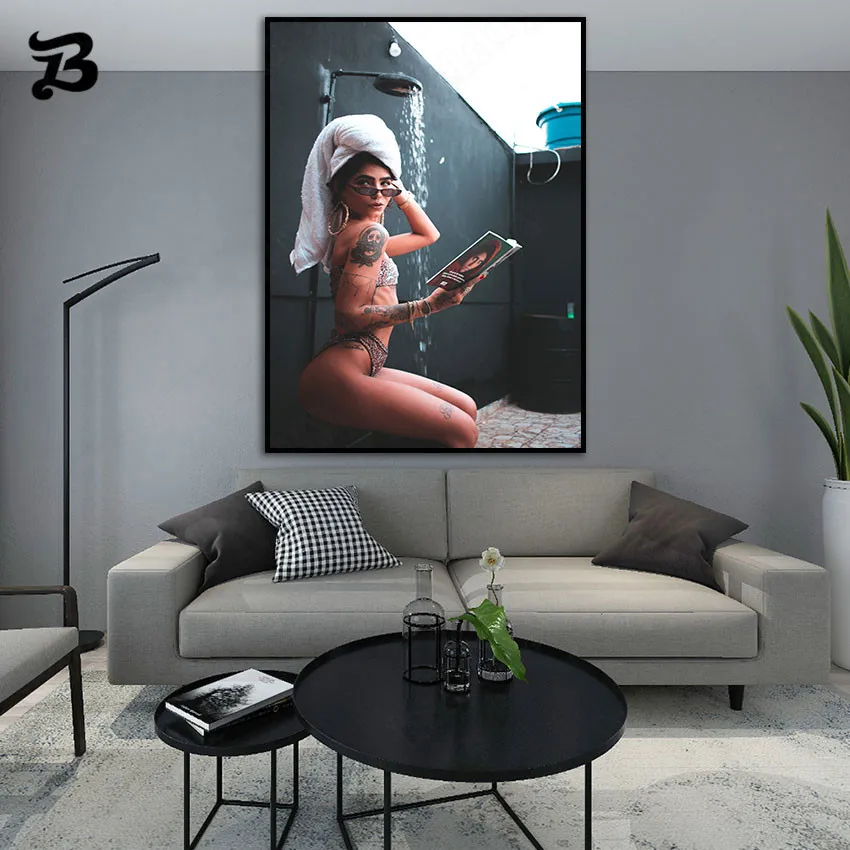 

Canvas Painting Wall Art Tattoo Sexy Woman Bath Towel Magazine Bikini Girl Canvas Prints Posters for Bathroom Home Decoration