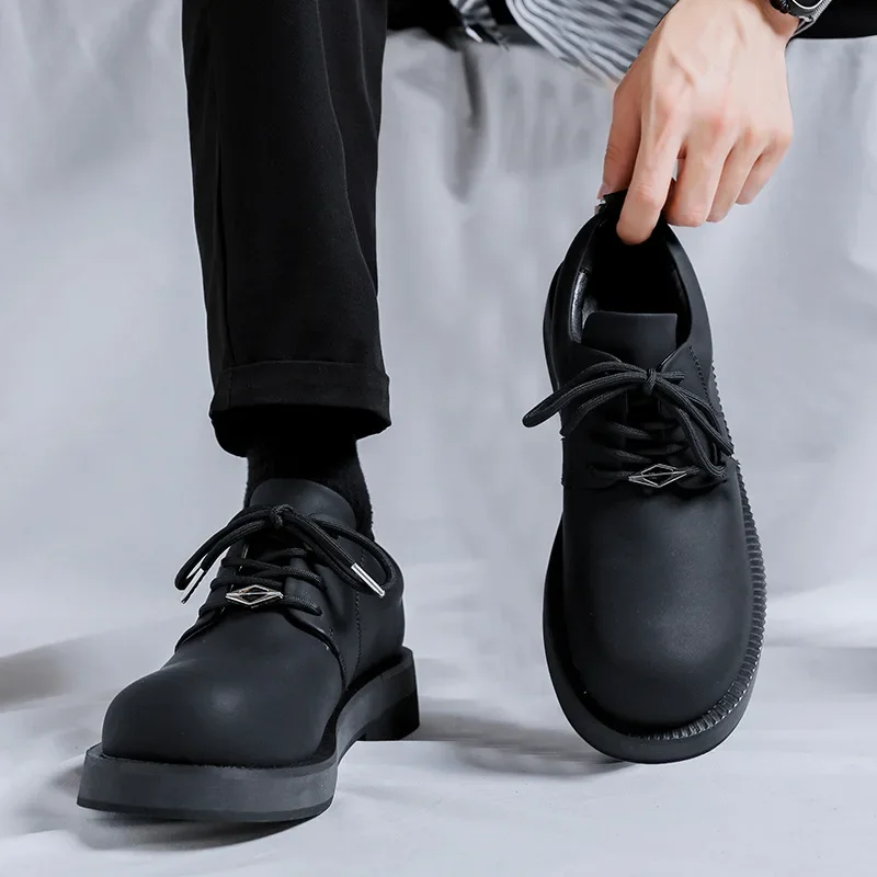 2024 весенняя новая мужская рабочая обувь молодежная на толстой подошве в