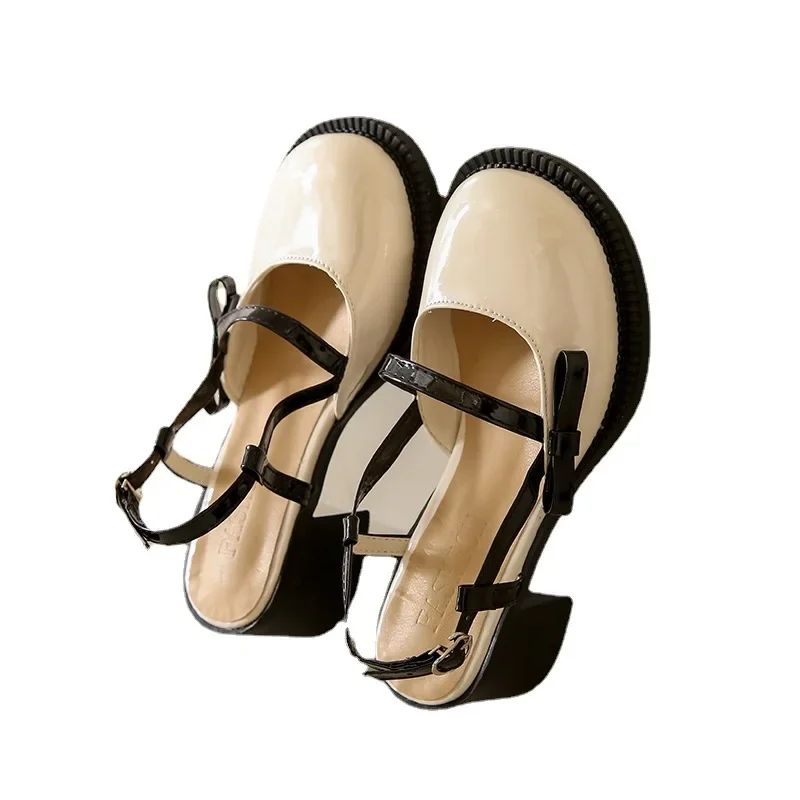 Женские кожаные босоножки на массивном каблуке коричневые повседневные во