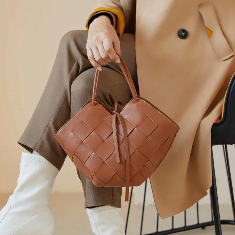 Women's Bag 2022 Trend Leather Women's Bag New Handmade Cowhide Woven Shoulder Bag Messenger Bag Luxury Bag Woman Small Handbag