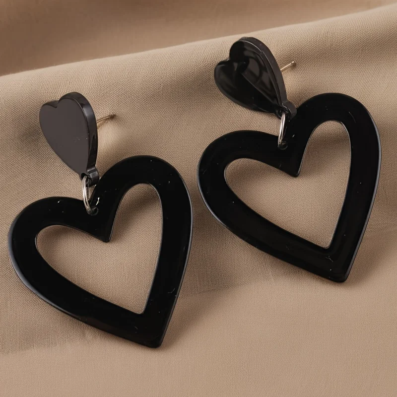 Элегантные и минималистичные стильные серьги в форме сердца на День святого
