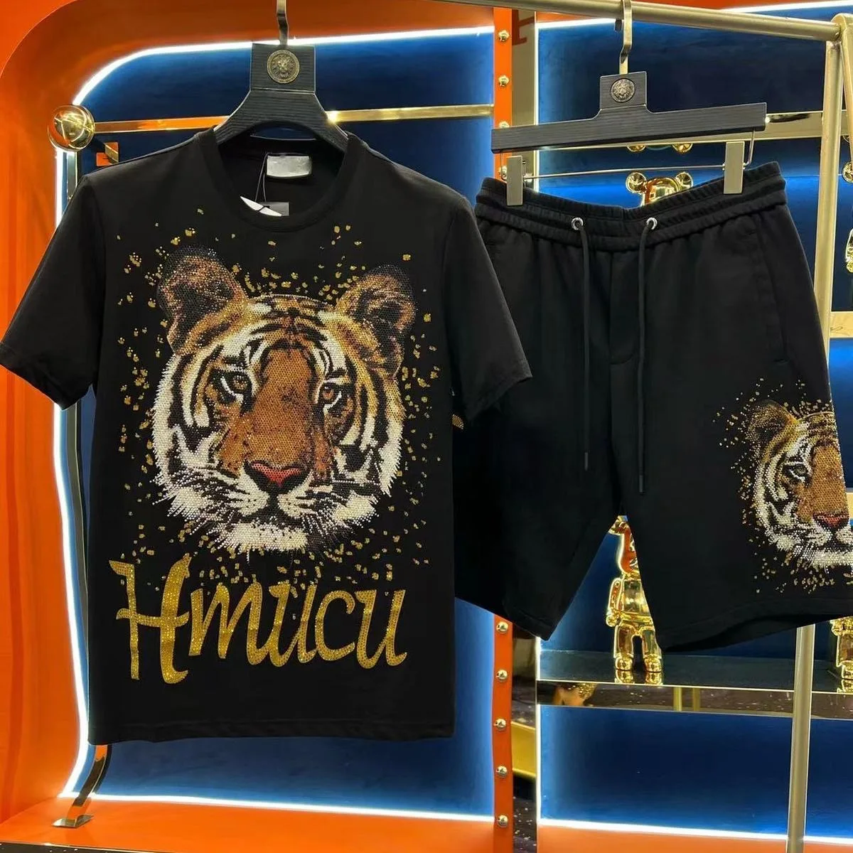 

Summer New European Heavy Industry Tiger Pattern Hot Diamond Fashion Light Luxury Versatile Men T-Shirt Round Neck Short Sleeve
