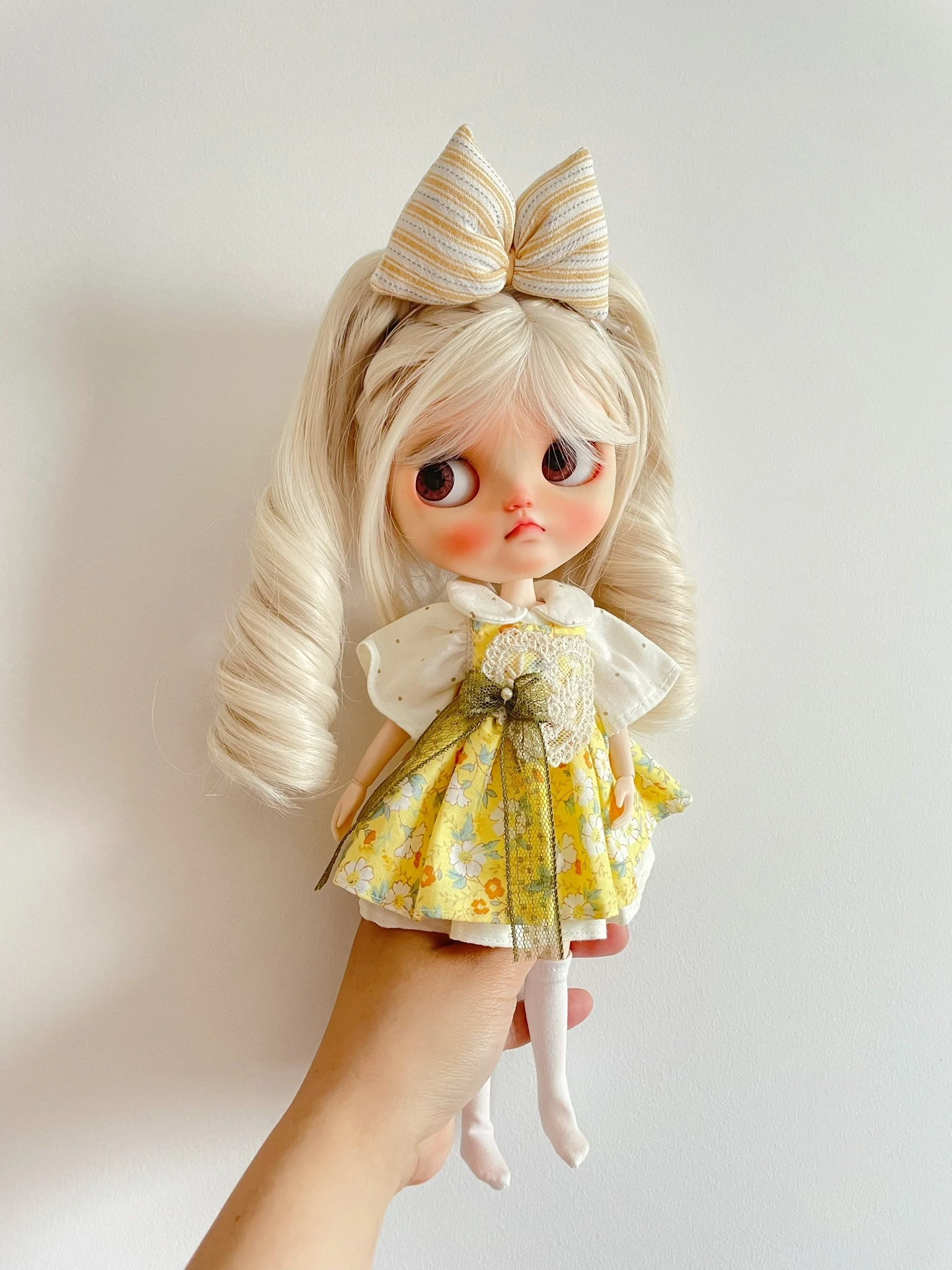 

BJD Blythe dress Clothes yellow love Skirt with hat 1/6 30cm Dolls (Fit for Pullip,Ob24, ob22、Licca)