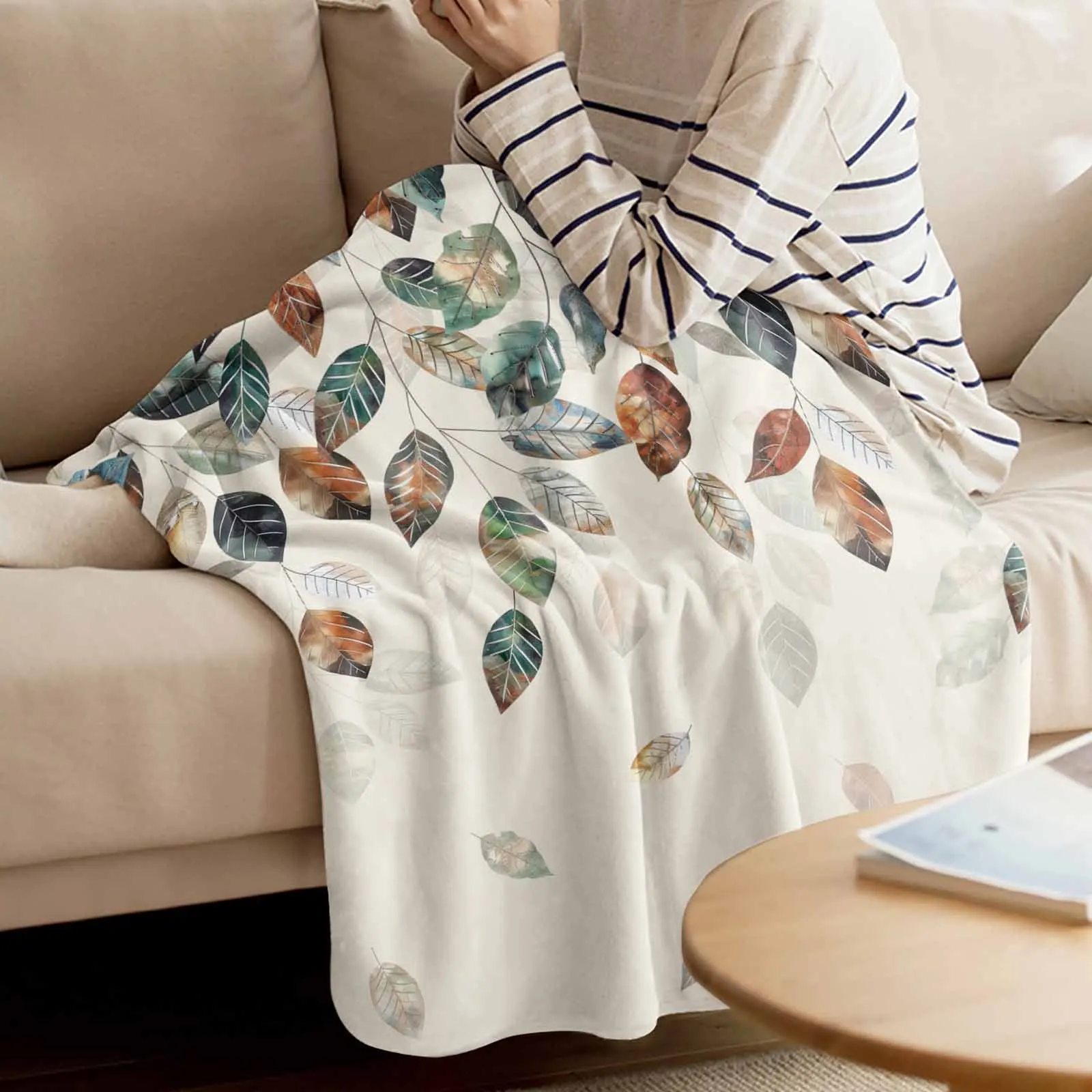 Осеннее одеяло с желтыми листьями для дивана теплое фланелевое из микрофибры