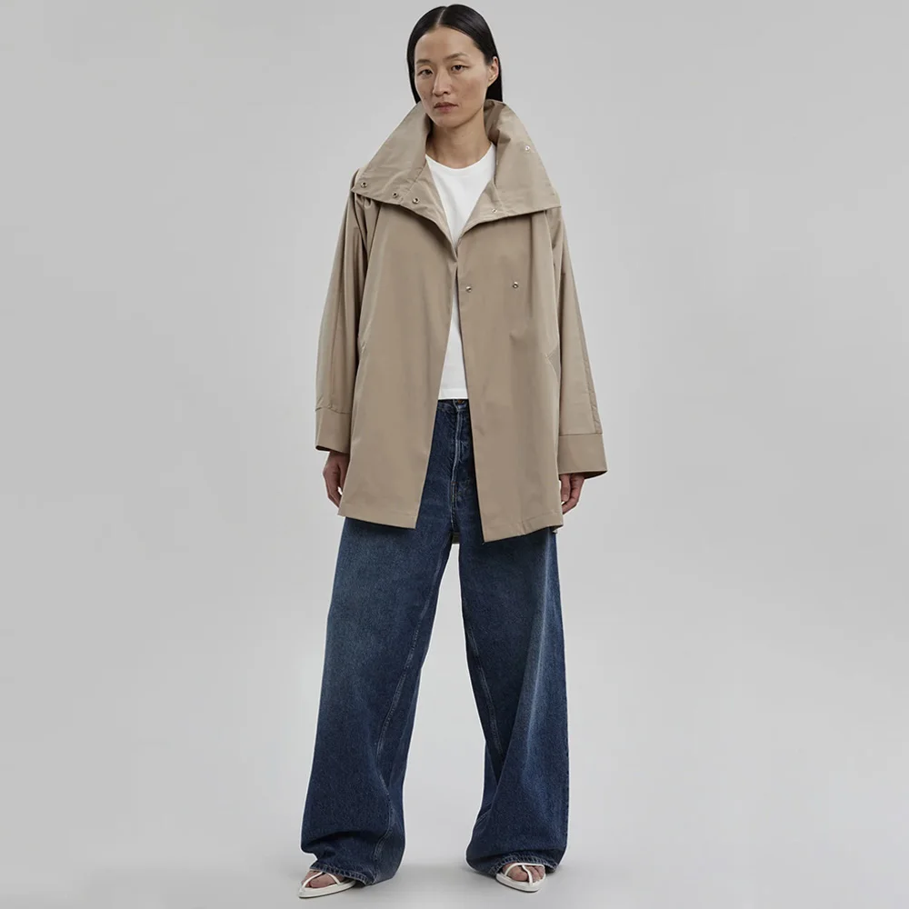 

Frank1e women's autumn and winter new British niche design high collar cape jacket silhouette medium-length trench coat