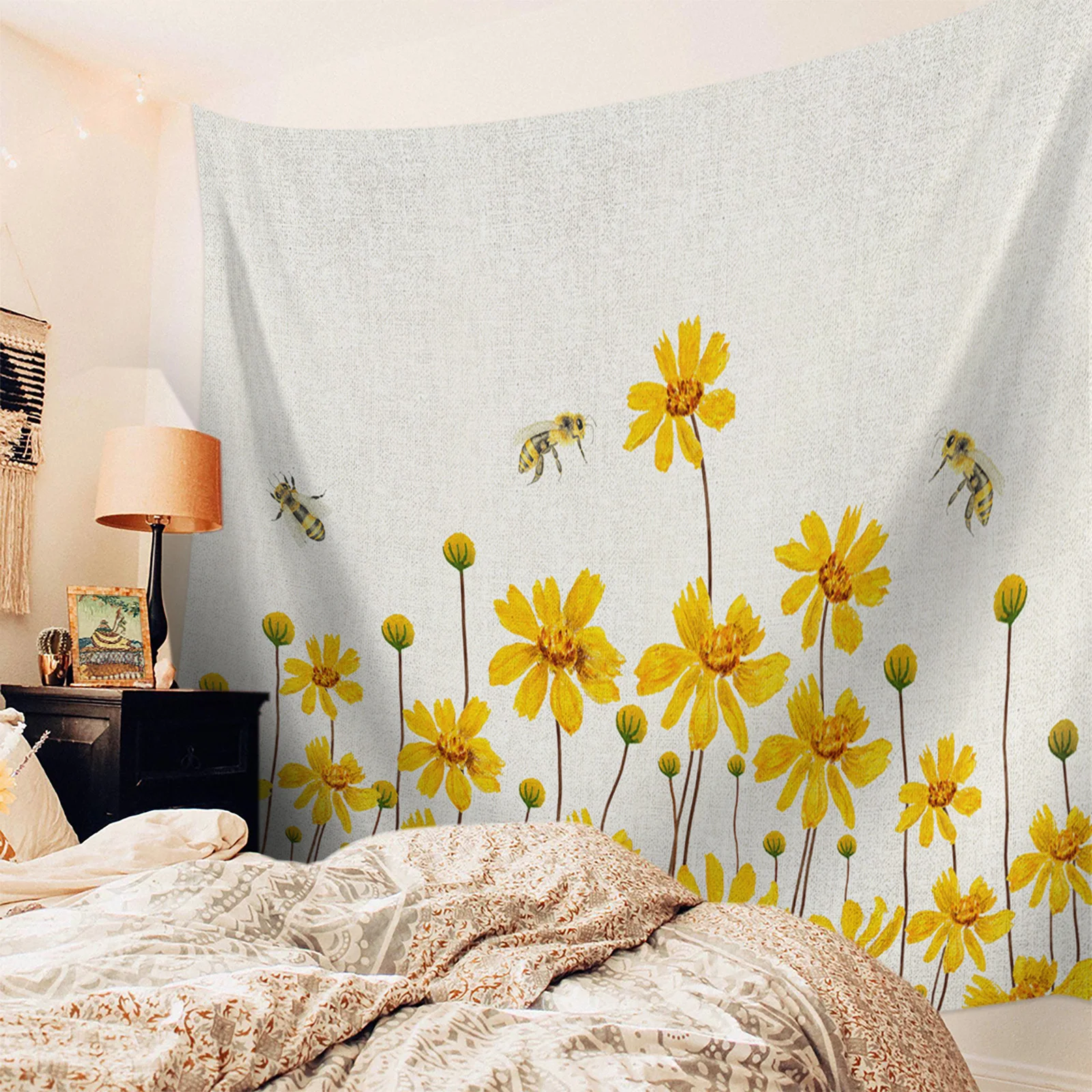 Настенный декоративный гобелен с желтыми цветами и пчелами