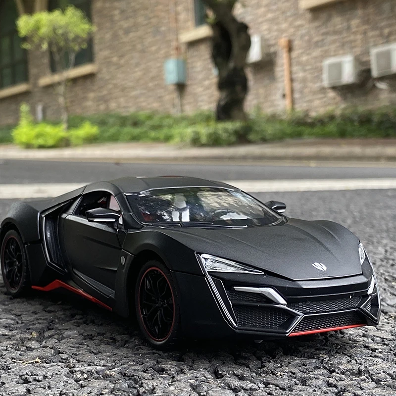 

Alloy Sports Car Model 1:32 Hypersport Diecasts Metal Toy Vehicles Car Model Simulation Sound Light Collection Kids Gift