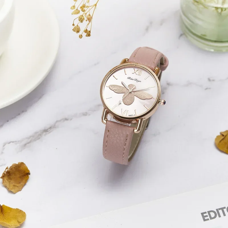 Повседневные женские кварцевые часы простые с маленьким дизайном в виде пчелы