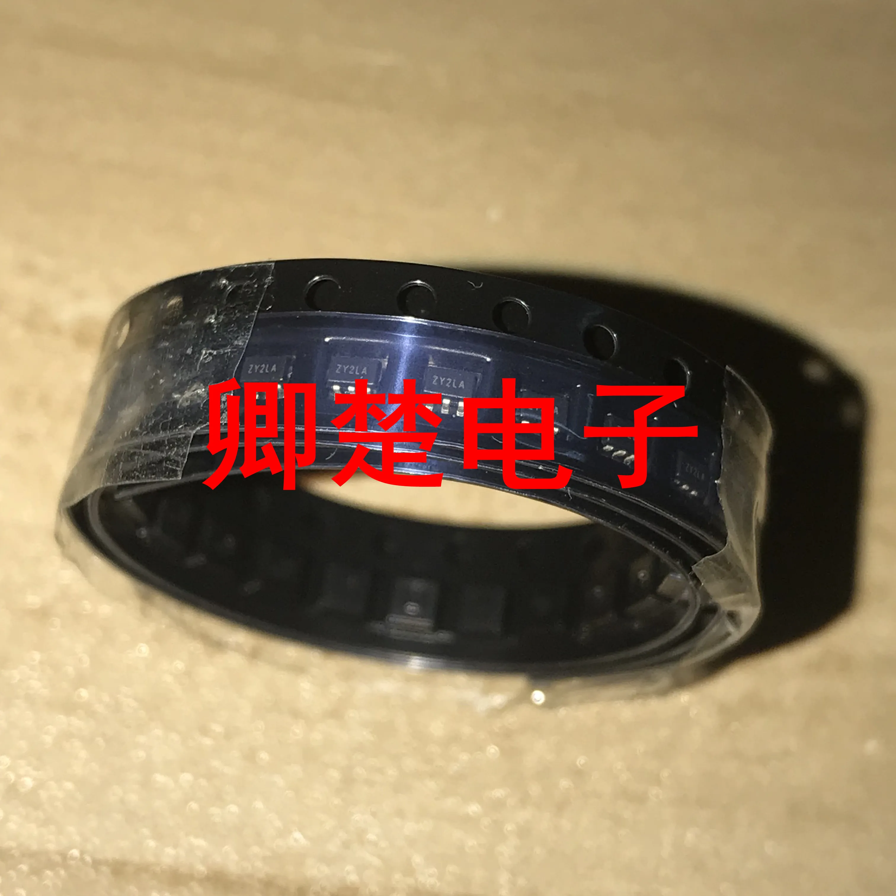 

30pcs original new 74AHCT1G125SE7 4.5V-5.5V SOT-353 TSSOP5 SC70-5