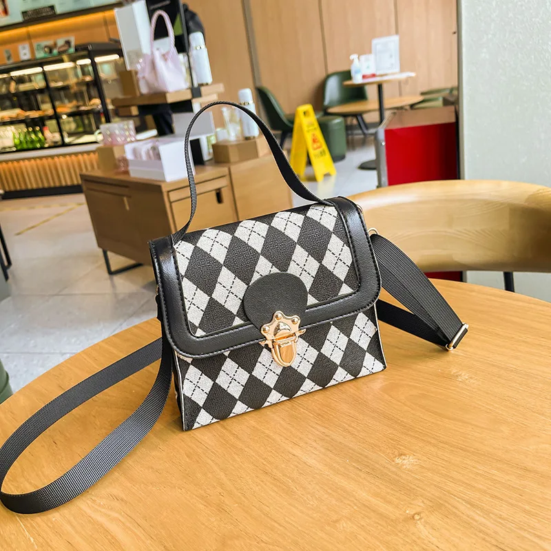 

Retro Small Square Bag 2022 Ladies Handbag Printed Small Bag New Messenger Bag