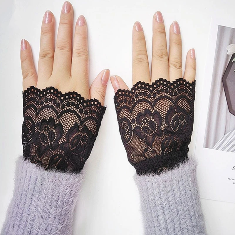 

Womens Gothic Black White Lace Fingerless Gloves Girls Party Gloves Sunscreen Mesh Sexy Wrist Cuffs Halloween Hollow Out Mittens