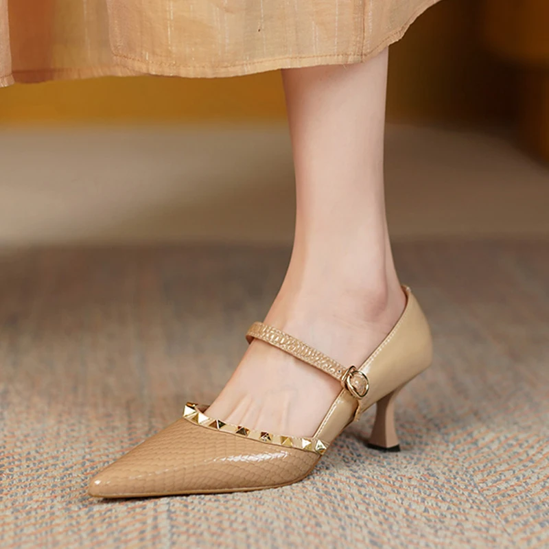 

2022 Women's pumps natural leather plus size 22-25.5cm cowhide upper full leather Pumps mary jane shoes Pointed Snake Rivets