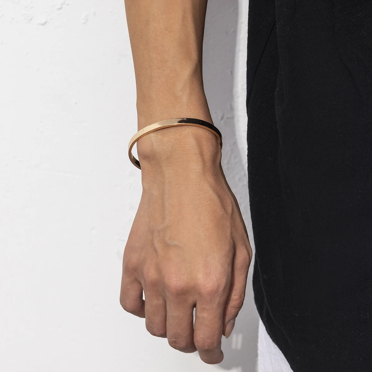 

Temperament Minimalism Open Adjustable Bracelets Bangles For Men Gold Color Iron Charm Bracelet Fashion Classic Hip Hop Jewelry