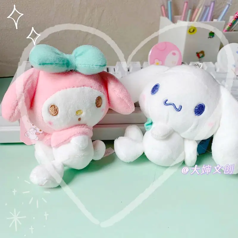 

Sanrio Plush Toy Doll Keychain Lateral Melody Pendant Schoolbags Cinnamon Ear Pom Purin Hello Kitty Plush Cute stuffed animals