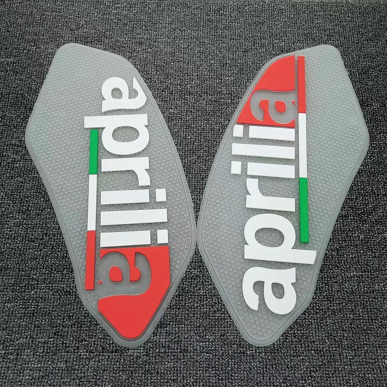 

Резиновая наклейка на бензобак для мотоцикла Aprilia RSV4 2010-2021 TUONO 1100 2015-2021