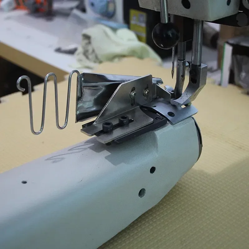 

Tape Binder Stand/Needle Plate for Cylinder Bed Machine 246 341 343 8B 441 Single folder for Industrial High Head Sewing Machine