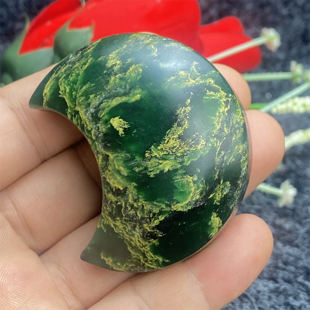 Натуральный Изумрудный драгоценный камень Красивая ручная резьба в форме Луны