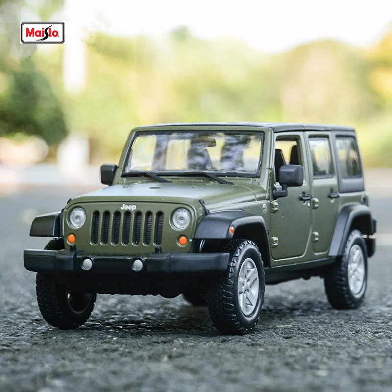 

Maisto 1:24 2015 Jeep Wrangler Unlimited Alloy Car Model Simulation Car Decoration kids Collection Toy Gift B332