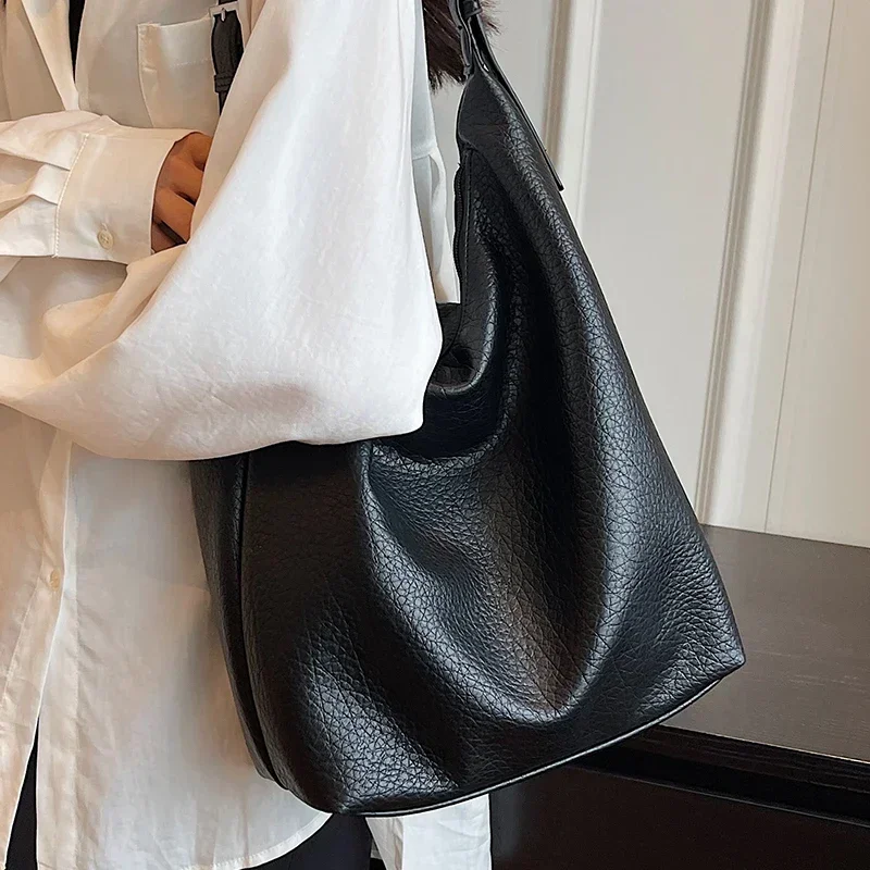 

Women's Black Roomy Hobos Handbag Serviceable Pu Leather Large Female Commuter Shoulder Bag Ladies Casual Shopper Crossbody Bags