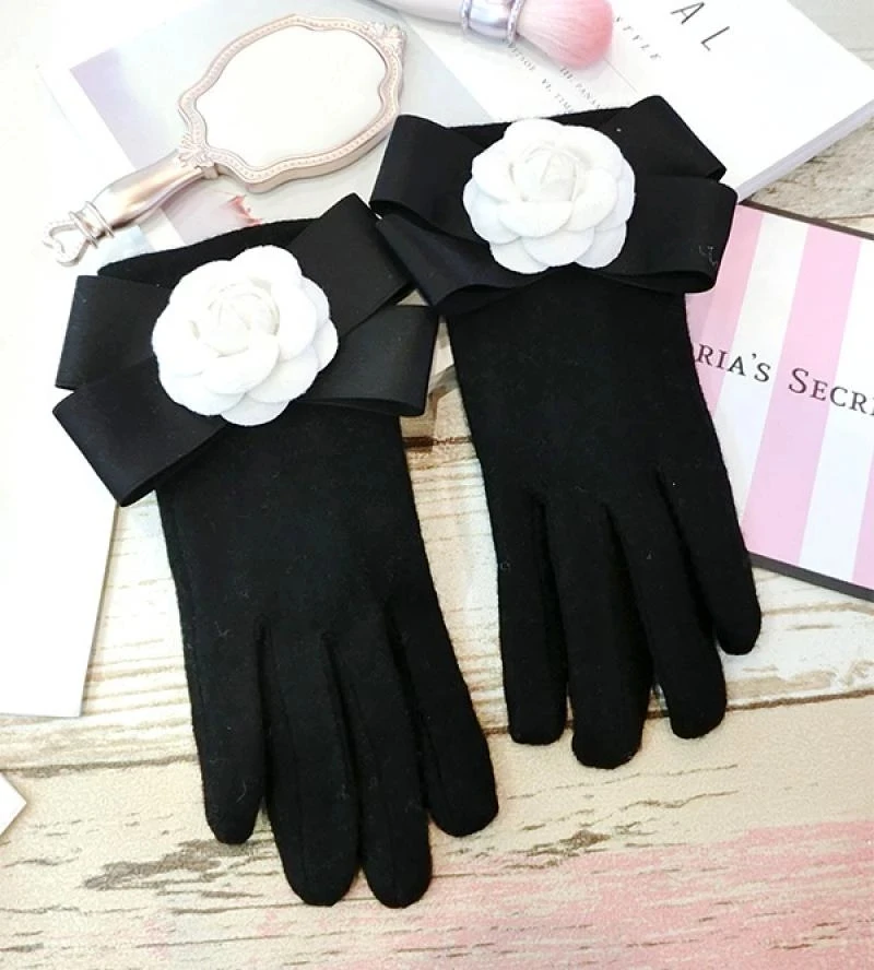 Winter Cashmere Ladies Gloves Korean Version of Small Fragrance Pearl 5 Words Camellia Flower Finger Touch Screen Gloves