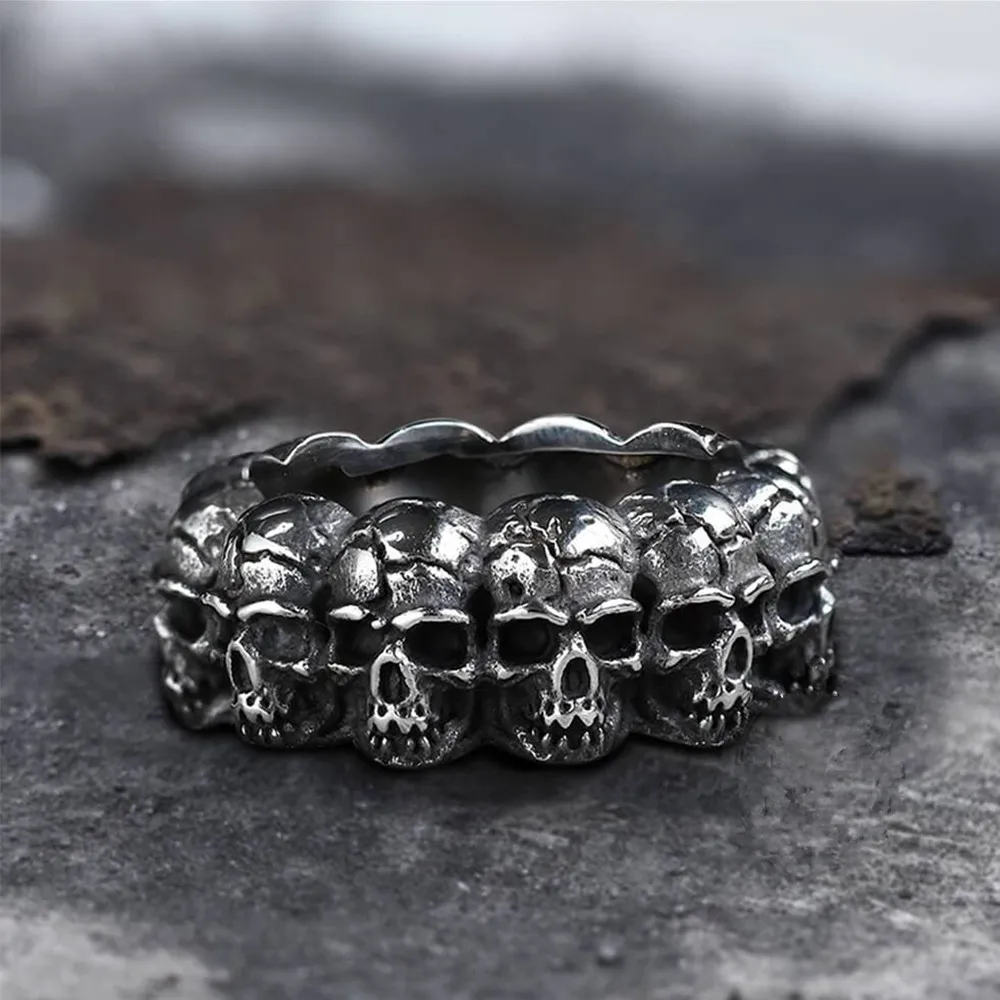 

Surrounded Stainless Steel Men Punk Skull Ring Vintage Domineering Men Ring