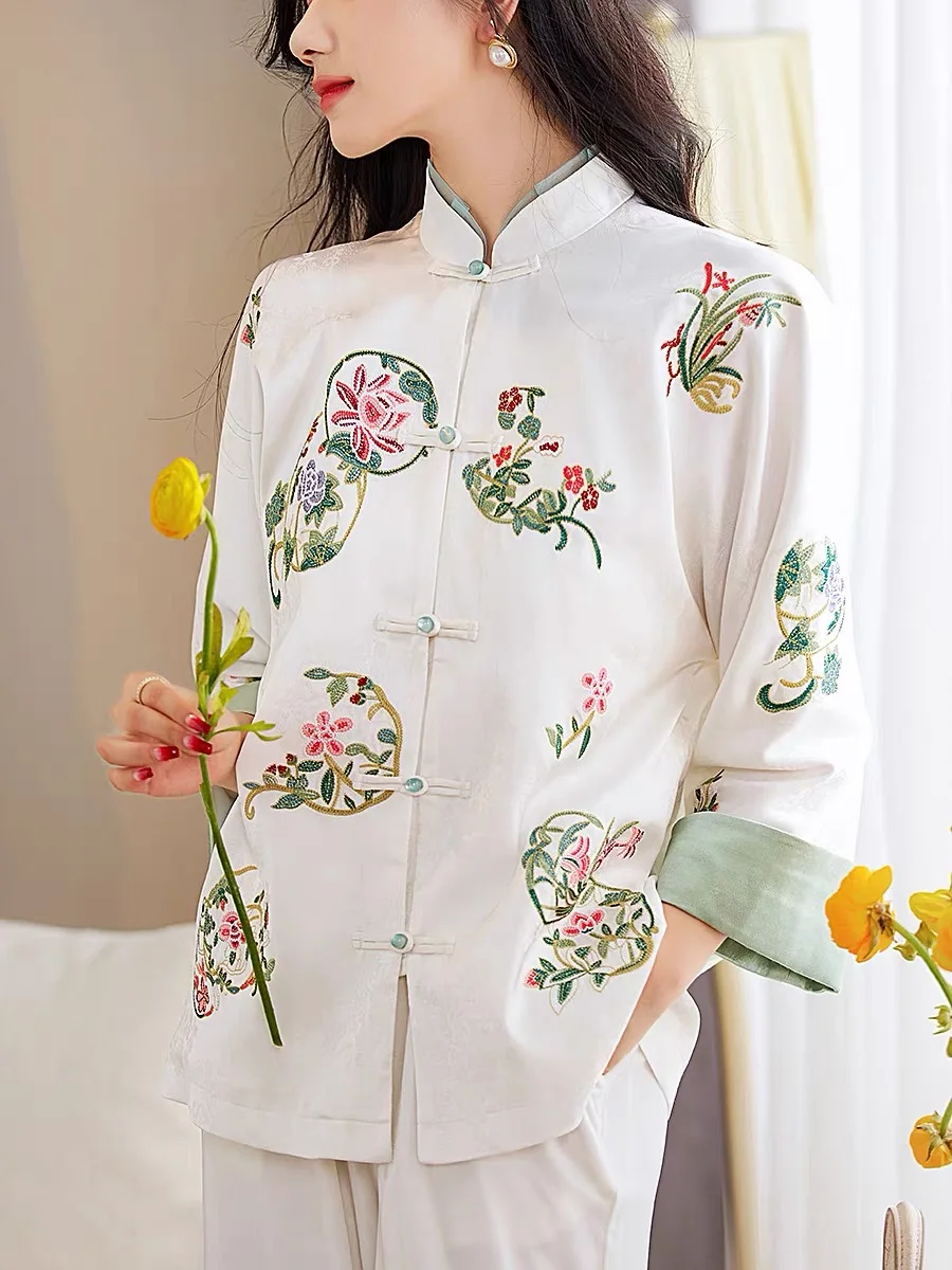 

2023 традиционный Женский костюм с вышивкой Boutique