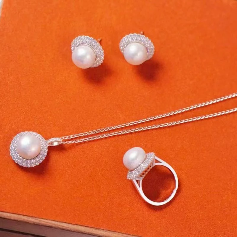 Женский ювелирный комплект из колье серёг и кольца серебра 925 пробы с натуральным