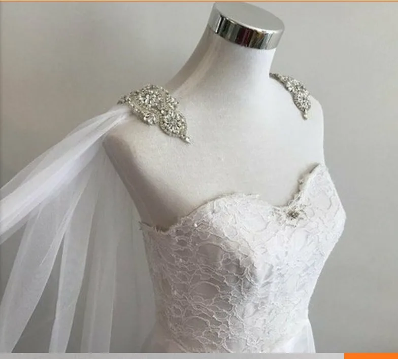

Bridal Cape Veil Lace Appliques Cathedral Long White Ivory Tulle Wedding Shoulder Veils Accessories Bolero for Brides