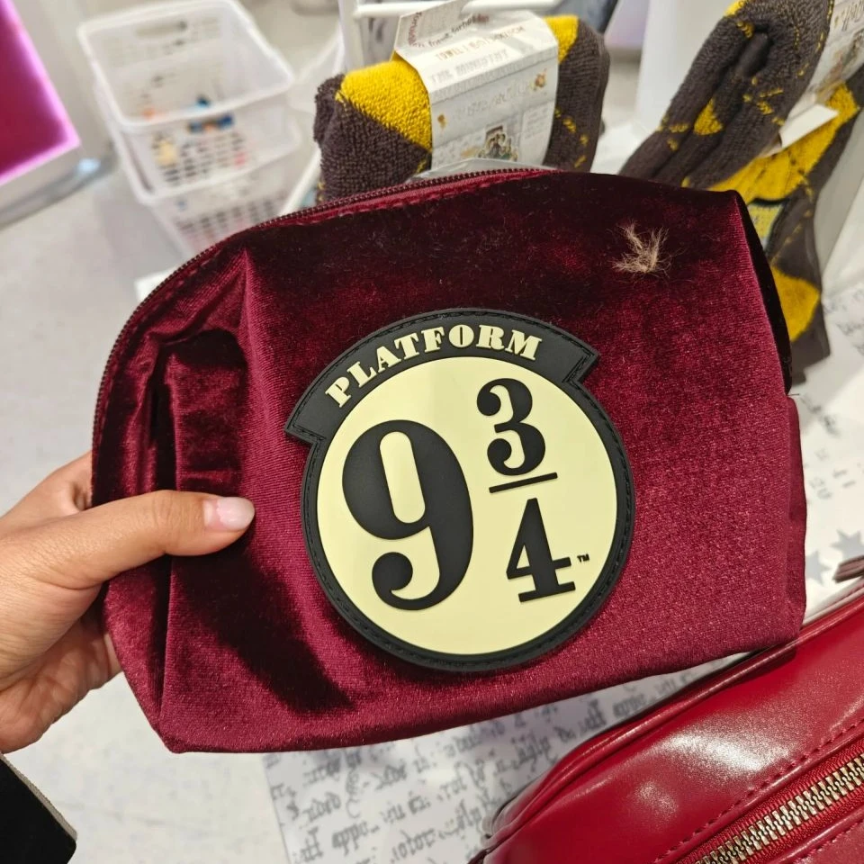 Квадратная косметичка с рисунком Магия Академии мультфильмов удобная сумка для