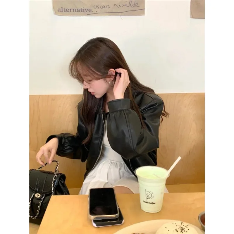 Винтажная черная кожаная куртка в стиле преппи Женская Осенняя