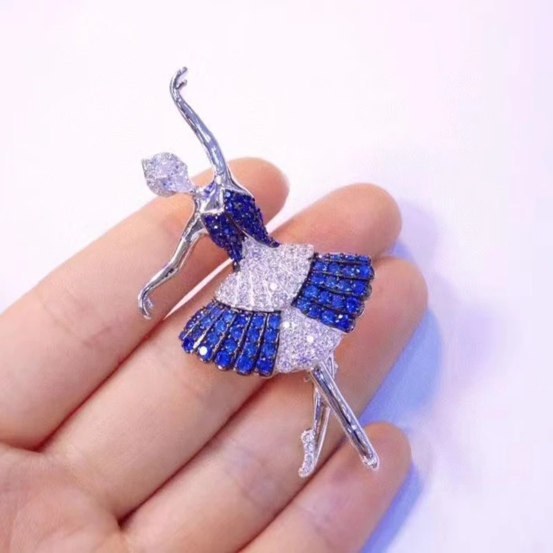 Женское классическое ювелирное изделие из серебра 925 пробы с фианитами