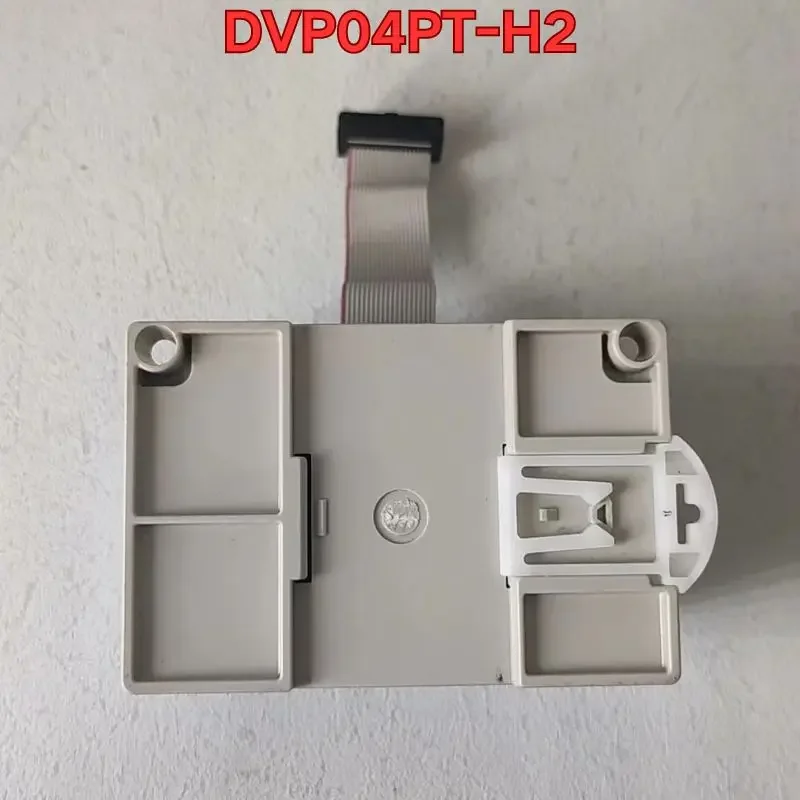Бывший в употреблении функциональный тест модуля ПЛК DVP04PT-H2 нормально