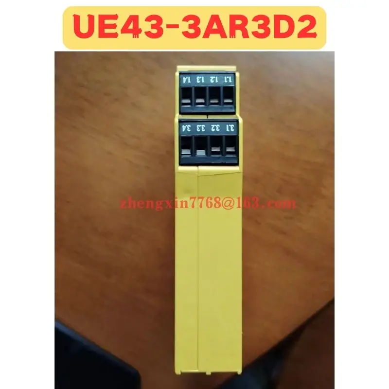 Б/у реле безопасности UE43-3AR3D2 UE43 3AR3D2 6034568 Протестировано нормально
