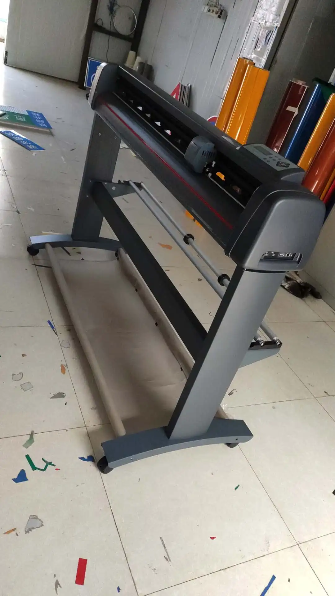 Виниловый режущий плоттер серии HC с оптическим ушком