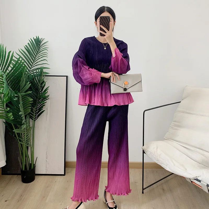 

SuperAen/Новинка 2022 года; Сезон Зима; Постепенный цвет; Топ с рукавами-пузырьками; Плиссированная рубашка; Повседневные Прямые брюки; Комплект из двух предметов