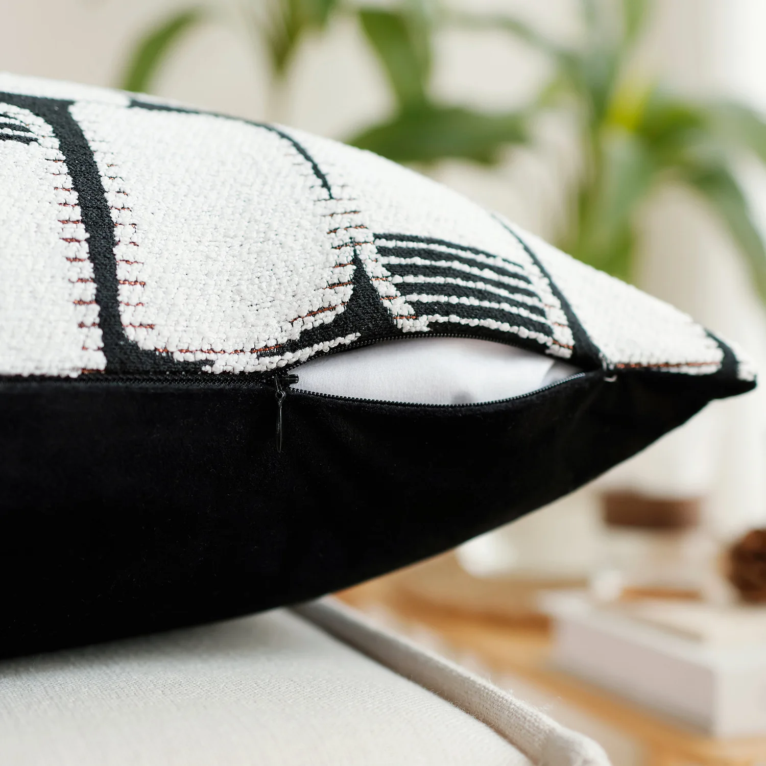 Синельная Геометрическая жаккардовая искусственная черно-белая Модная