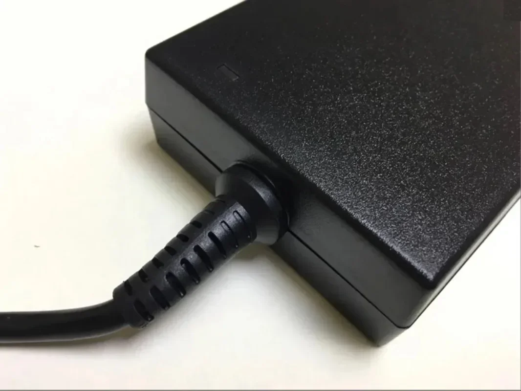 너 Original Dell 180W AC Ładowarka do laptopa G5 G7 5587 5590 7588 7590 7790 LA180PM180 DA180PM111 Zasilacz