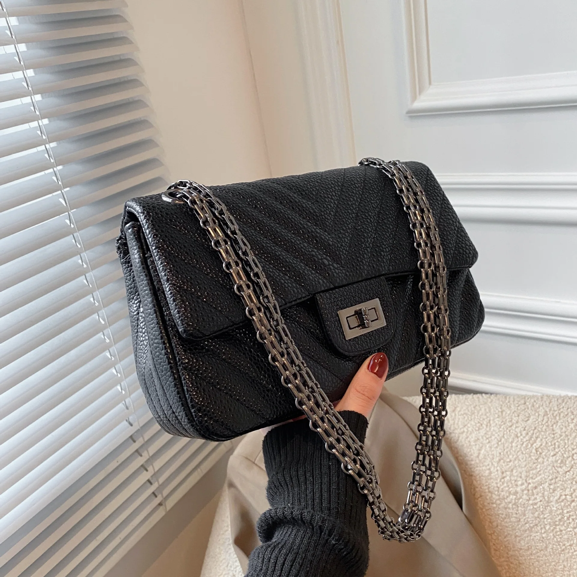 

Designer Pu Leather Women Chain Shoulder Bag High Quality Ladies Small Crossbody Bags for Women Fashion Female Messenger Bag New