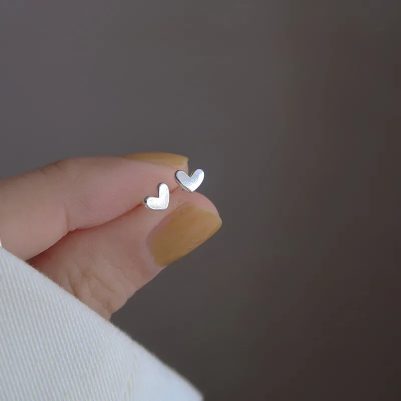 

Женские серьги-гвоздики в виде сердца, серебро 925 пробы