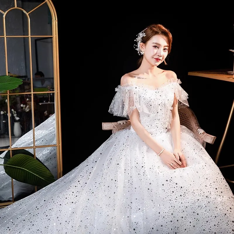 Женское свадебное платье It's Yiiya белое до пола с открытыми плечами и рюшами на