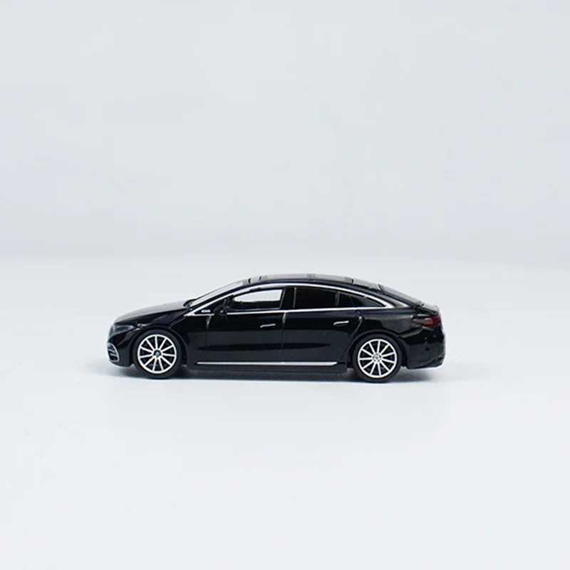 Модель автомобиля MINI GT 1:64 EQS 580 4matic коллекция литых автомобилей из сплава черного