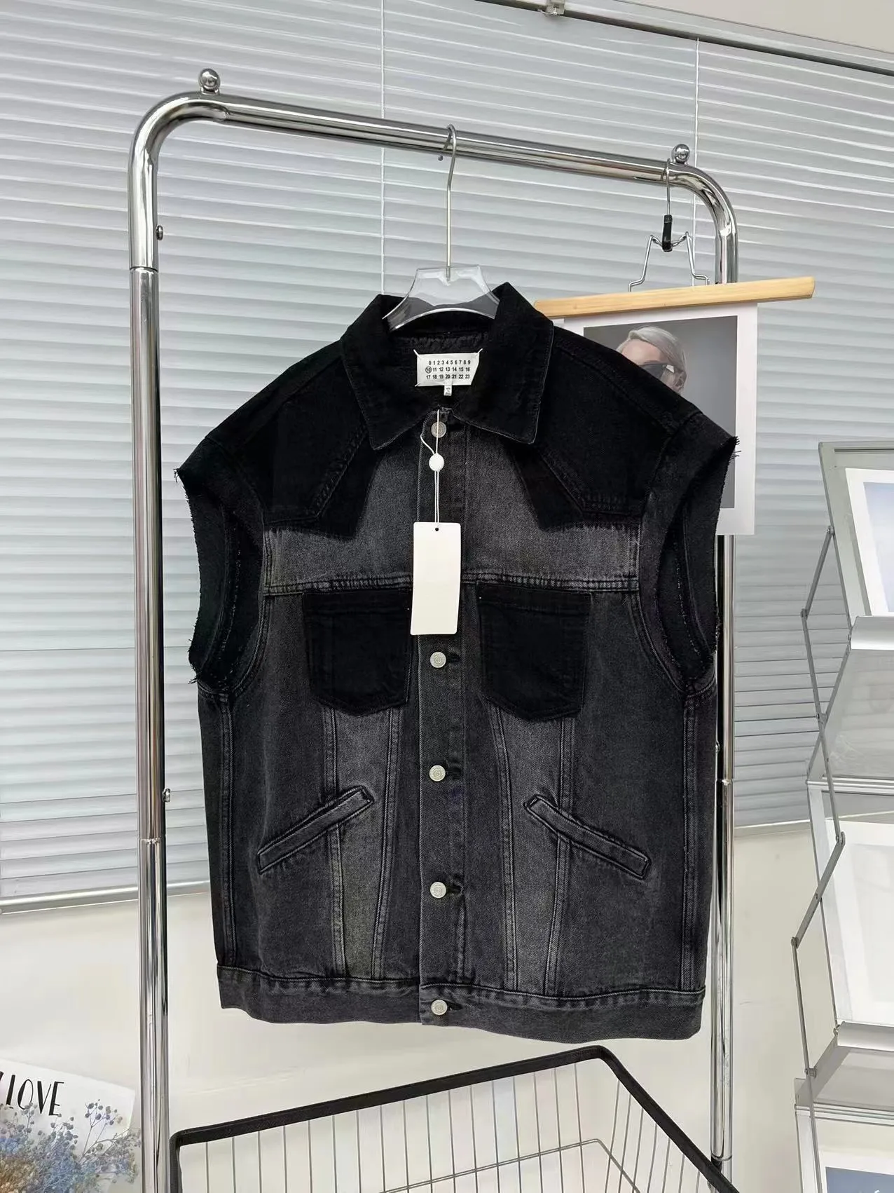 

Maison Margiela New Spring and Fall Men's and Women's Sleeveless Denim Jacket Mm6 Couple Jacket