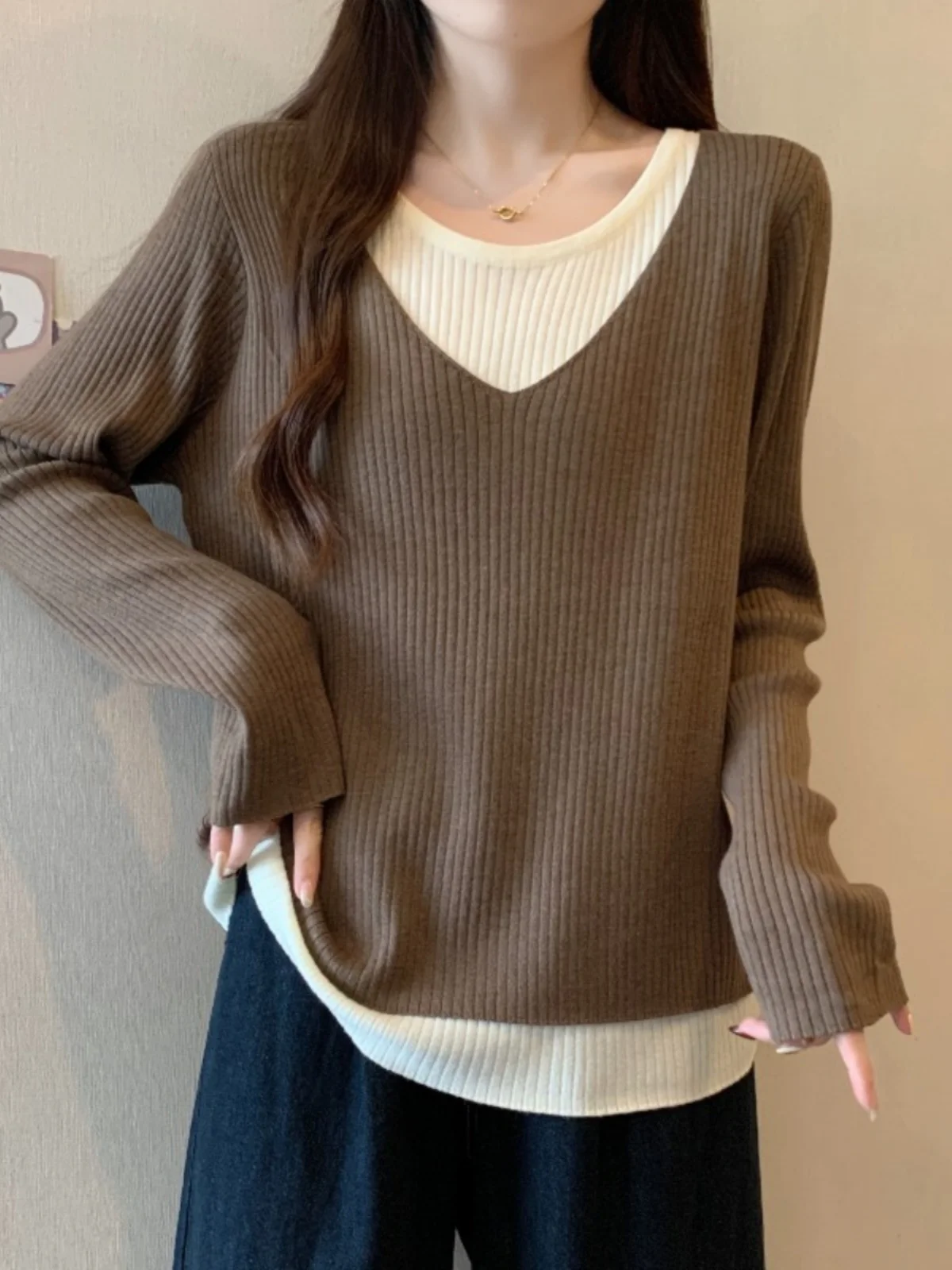 Женская одежда больших размеров Maillard Coffee Color Fake Two Pieces V-образный вырез с длинными