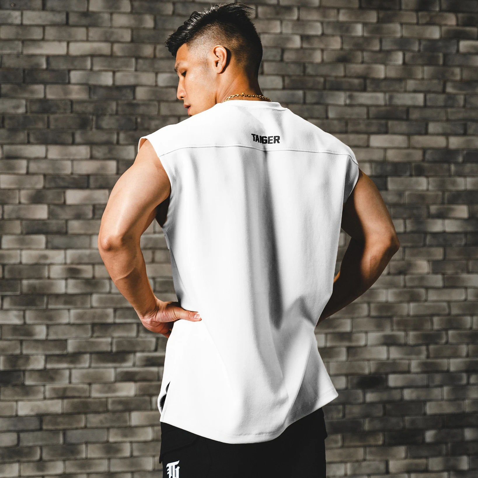 

2022 Sports Running Men's Tank Top Gym Workout Fitness Bodybuilding Muscle Vest Summer Loose Cotton Sleeveless T-shirts Tops Men