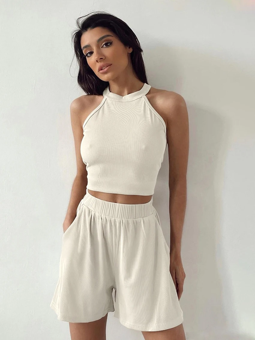 Рисунок 5 - Женская пижама с лямкой на шее Marthaqiqi