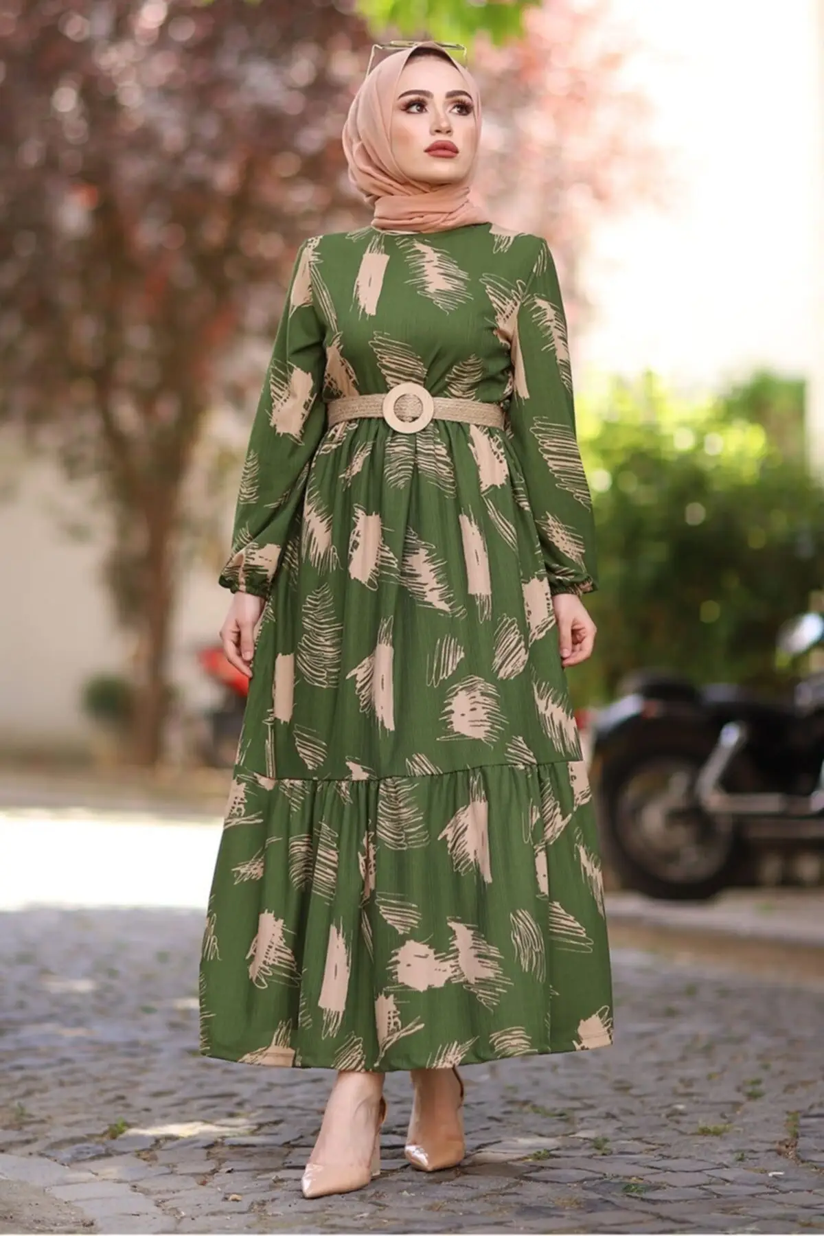 

Hijab Dress 2021 Fashion Stylish Modern Hijab Clothing Islamic Brush Pattern Belted Dress - Khaki